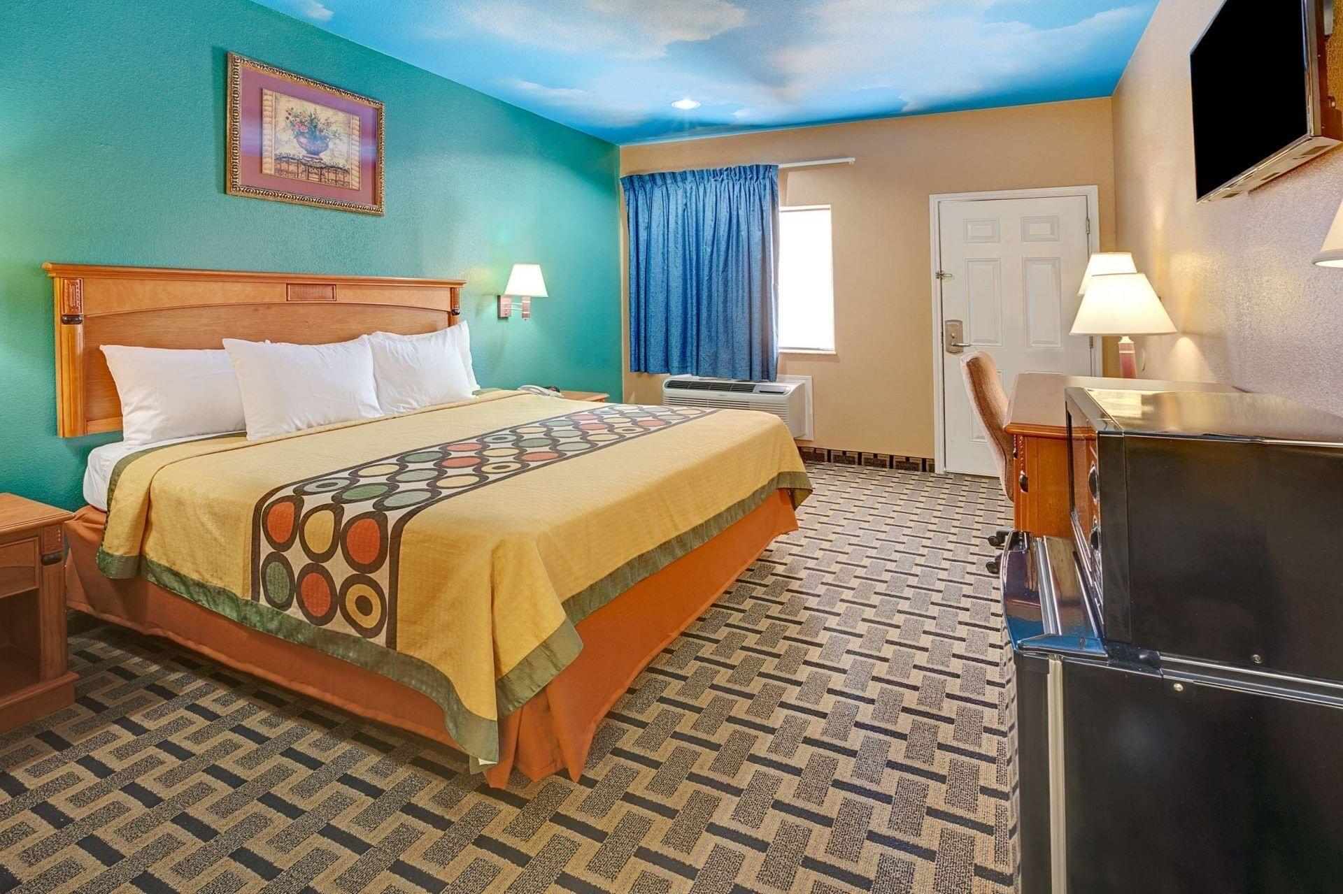 Sapphire & Hotel